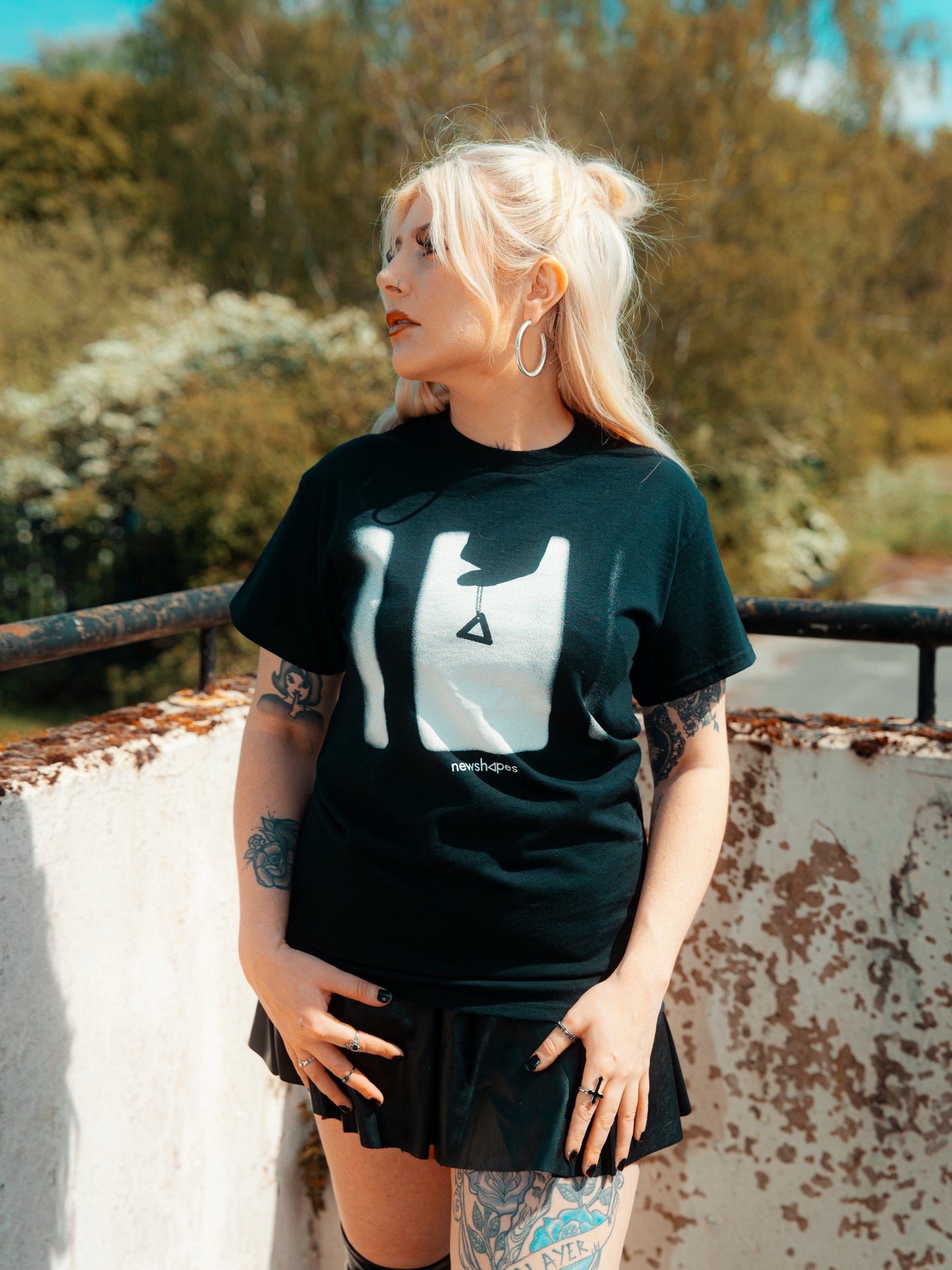 falling away tee ◁