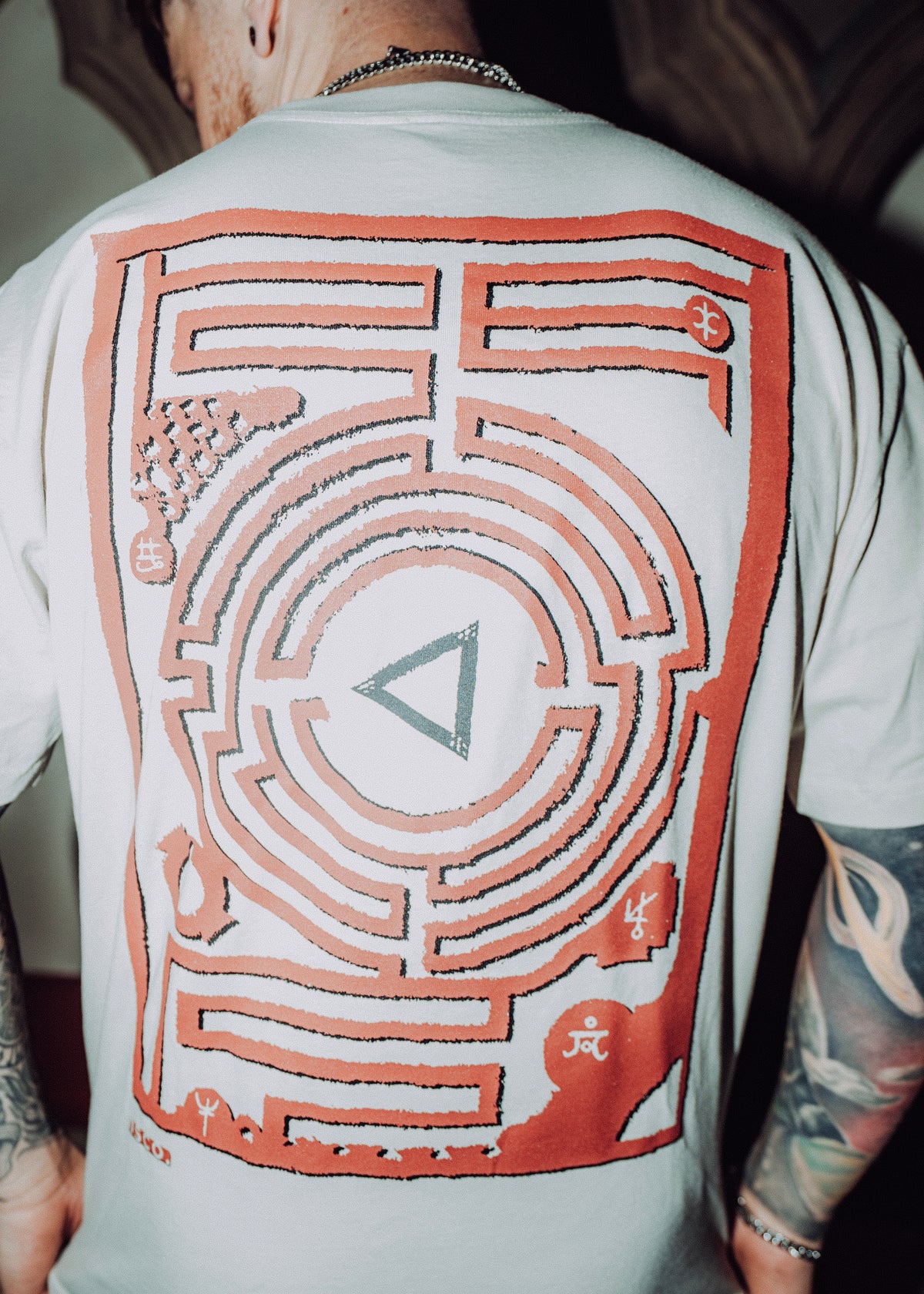 maze tee ◁